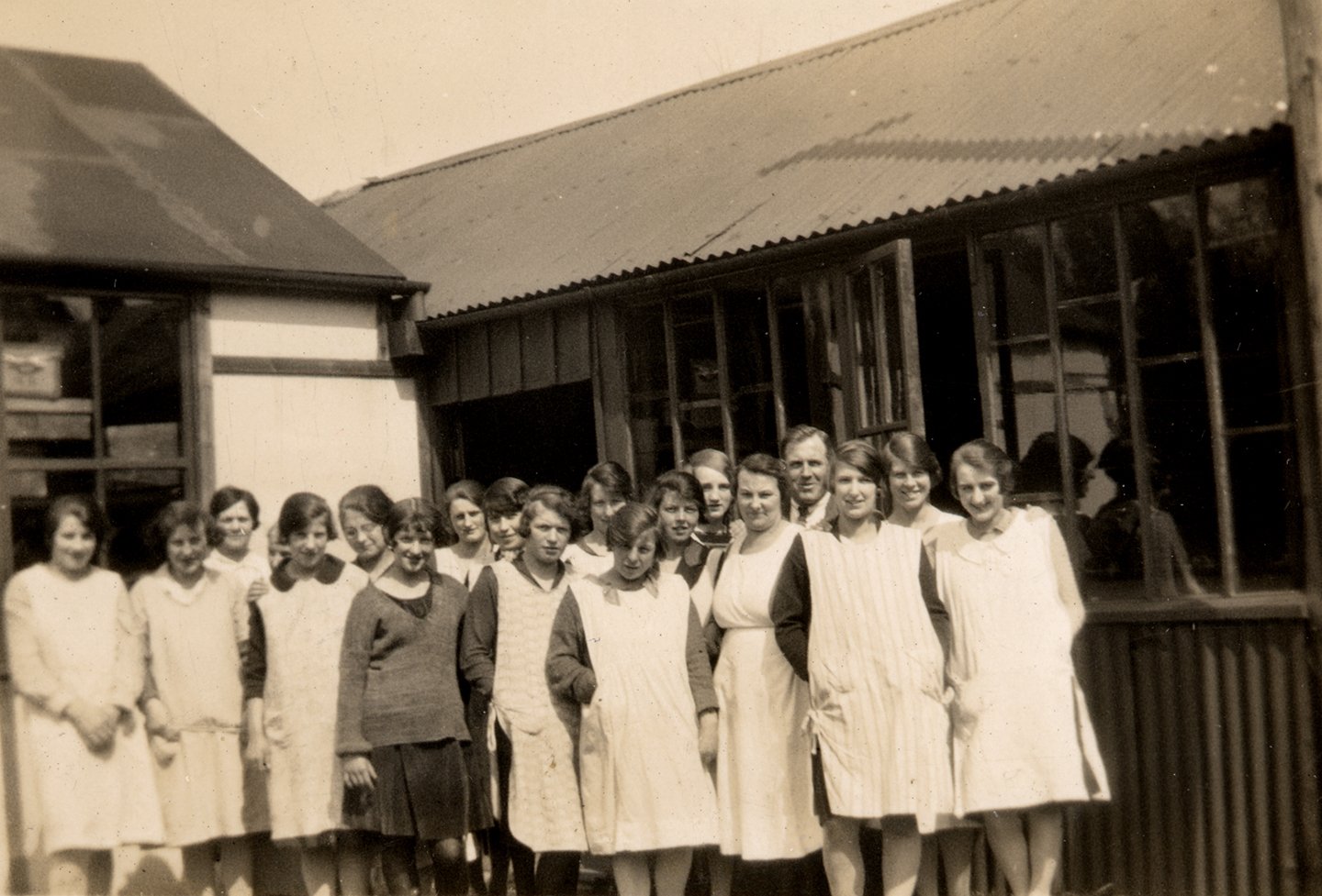 Alston Laundry workers, The Brewery. Miss Blackett-Ord owned the business.
2nd in on left is Ruth Bramwell née Pattinson.
Far R. Minnie Renwick née Cousin. 3rd from right Hannah Lena Herdman.
Only man was manager, Harold Coultard .
Louise Richardson>Lee, central at rear with nose/cheek lit.
(Others who worked @ laundry, Nora Elliot, Charlotte Walker, Eddie Baines, Edie Graham's half brother, Mark Douglas and Harold Coultard were drivers and Dorothy Todd was the clerk). 1930s