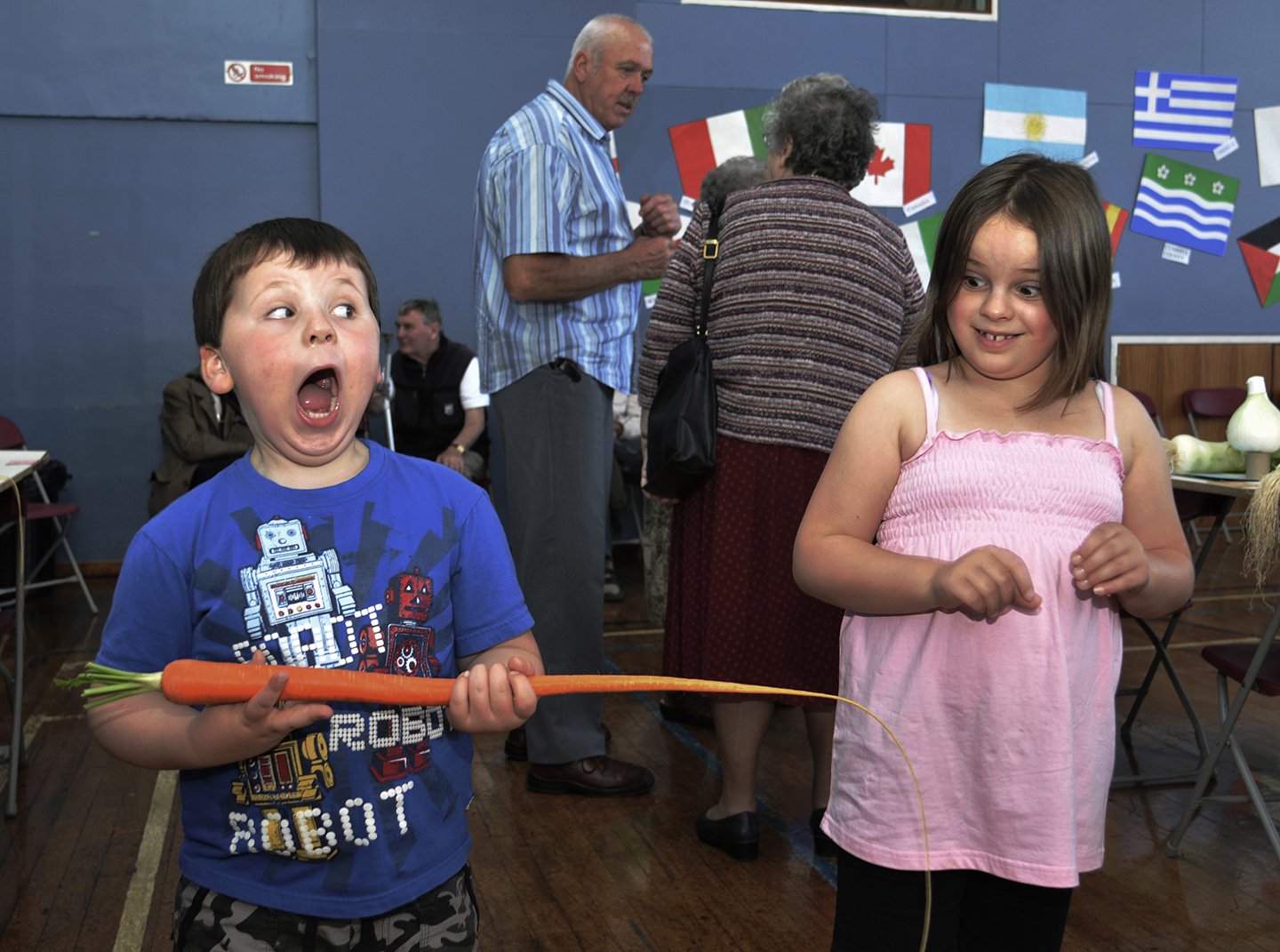 The young Tom and Rachel Harmer from the Cumberland Hotel. Alston Flower Show.